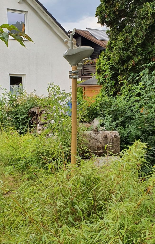 Wetterstation im Garten aufgebaut